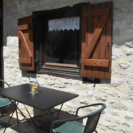 בית נופש A En Quercy Caussadais